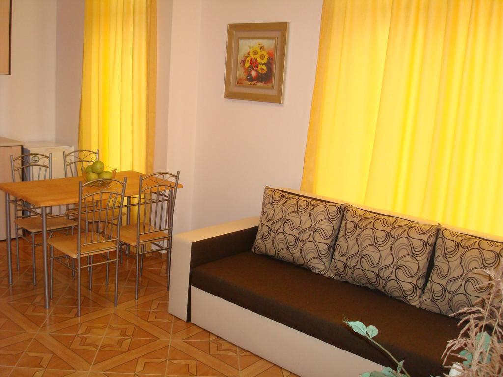 Saint Elena Apartcomplex Pantai Sunny Luaran gambar