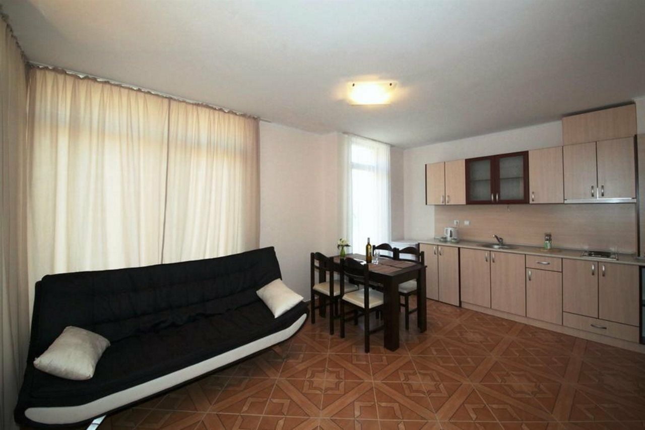 Saint Elena Apartcomplex Pantai Sunny Luaran gambar