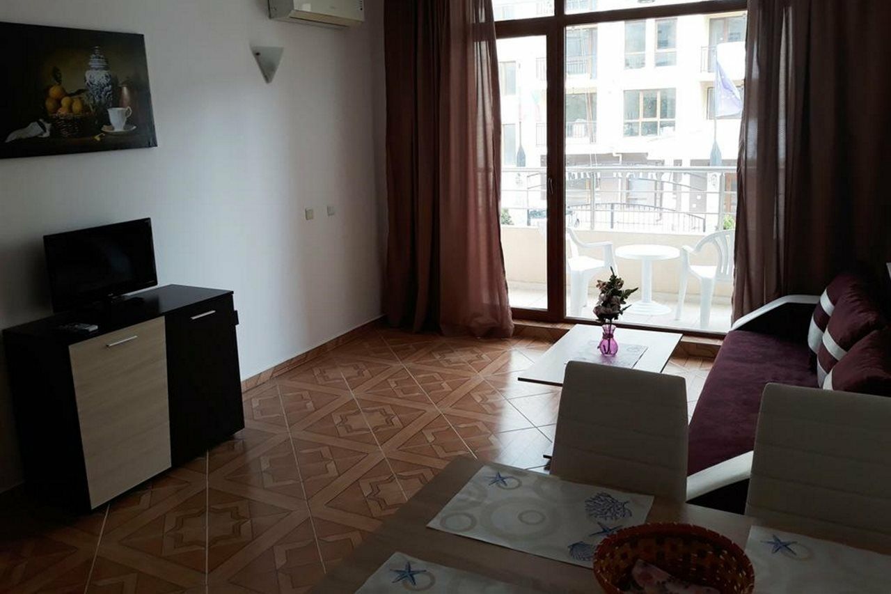Saint Elena Apartcomplex Pantai Sunny Luaran gambar